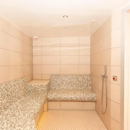 Lord Nelson 505 Apartment